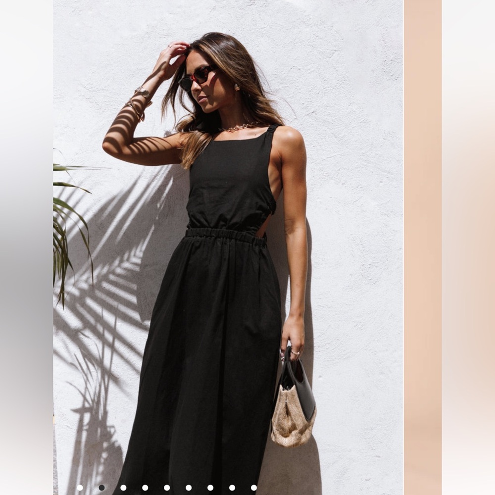 Petal & Pup AUBREY CUTOUT MIDI DRESS - BLACK size 6